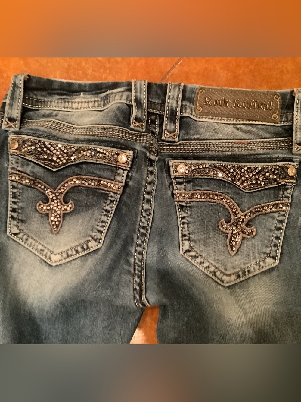 Rock Revival Blue Wash Straight Jeans with Embellished Pockets. Sz. 28 . Vivian